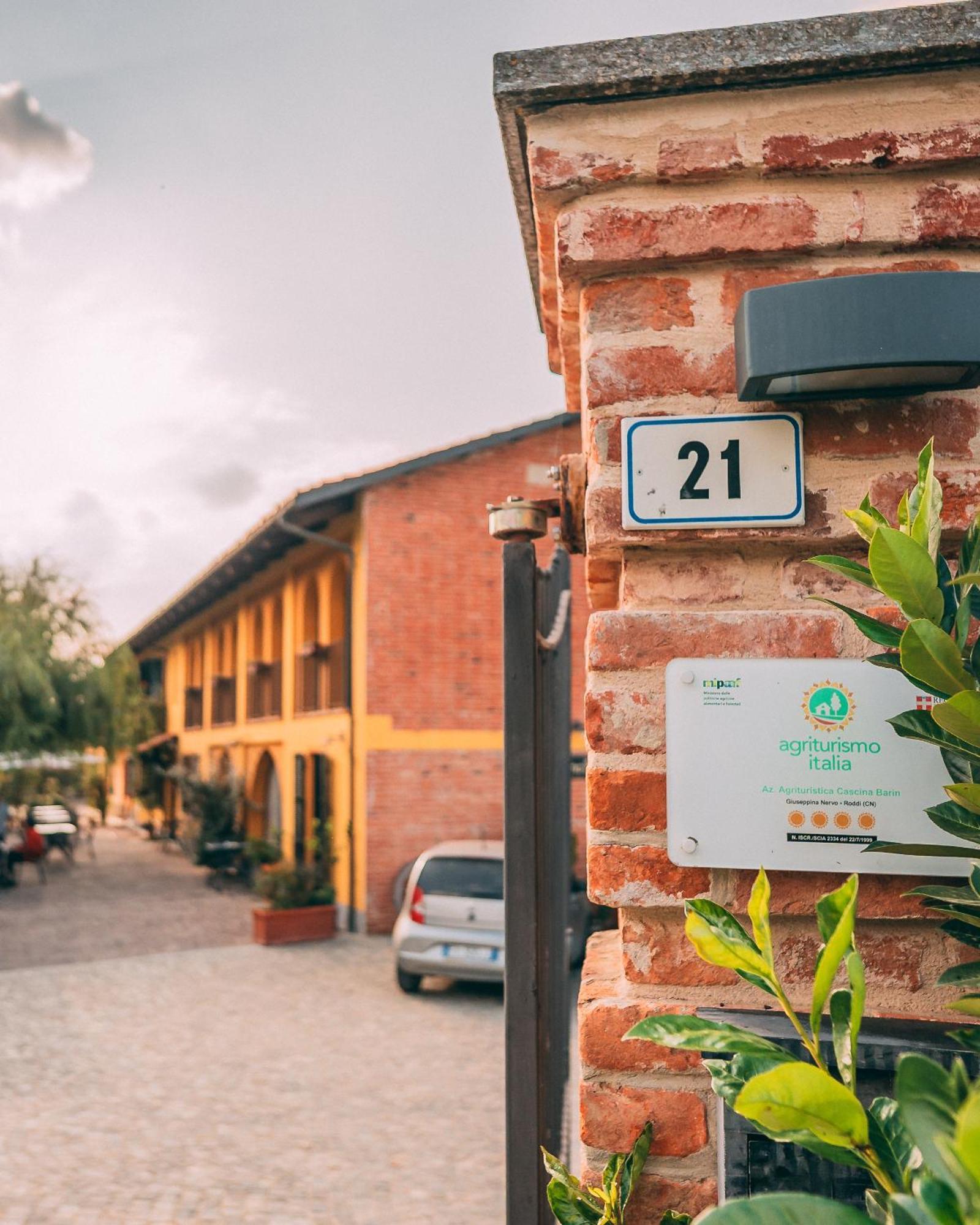 Agriturismo Cascina Barin Родди Экстерьер фото